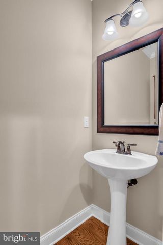 1915 OSPREY CIR, Mechanicsburg, PA 17050
