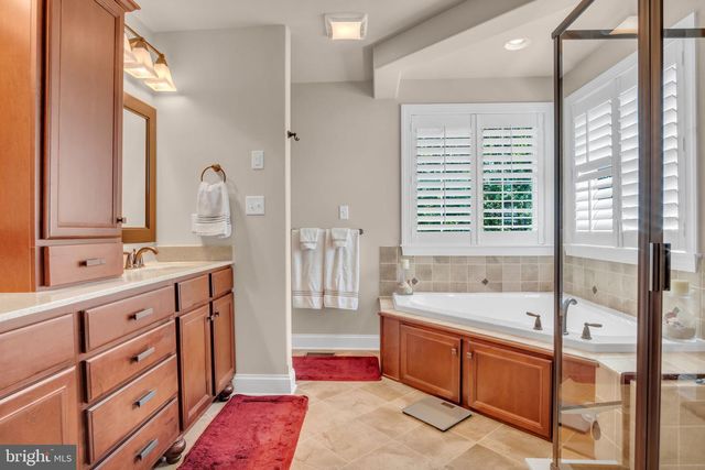 1915 OSPREY CIR, Mechanicsburg, PA 17050