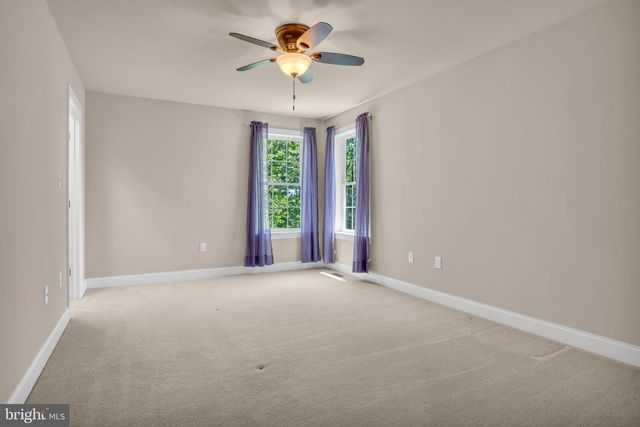 1915 OSPREY CIR, Mechanicsburg, PA 17050