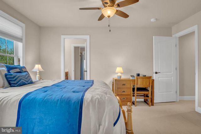 1915 OSPREY CIR, Mechanicsburg, PA 17050
