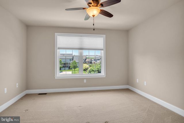 1915 OSPREY CIR, Mechanicsburg, PA 17050
