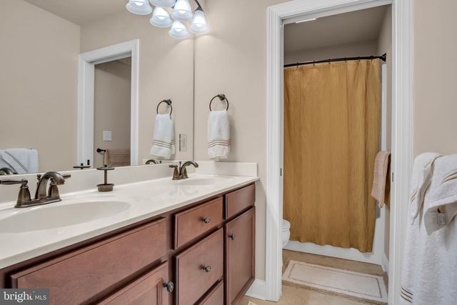1915 OSPREY CIR, Mechanicsburg, PA 17050