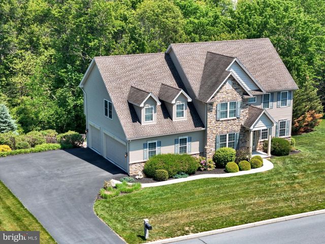 1915 OSPREY CIR, Mechanicsburg, PA 17050