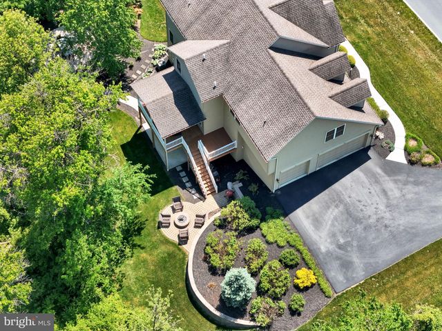 1915 OSPREY CIR, Mechanicsburg, PA 17050