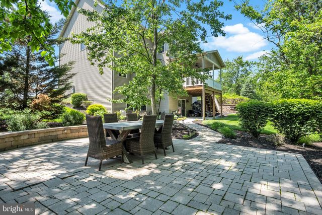 1915 OSPREY CIR, Mechanicsburg, PA 17050