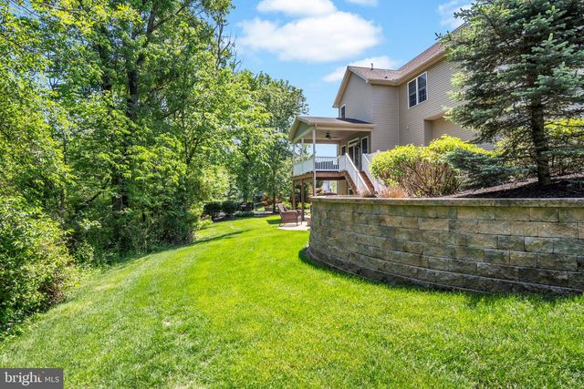 1915 OSPREY CIR, Mechanicsburg, PA 17050