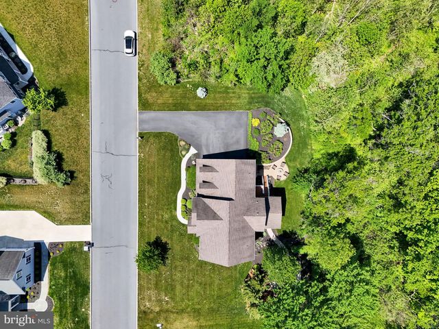 1915 OSPREY CIR, Mechanicsburg, PA 17050