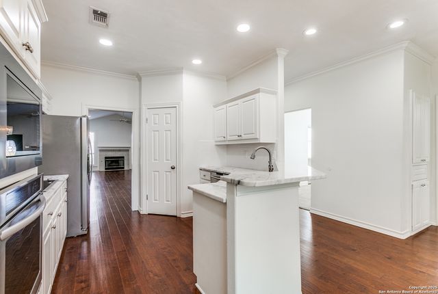 85 Oakwell Farms Pkwy, San Antonio, TX 78218