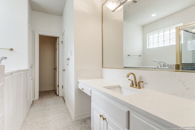 85 Oakwell Farms Pkwy, San Antonio, TX 78218