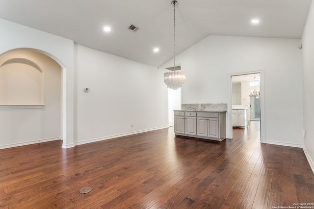 85 Oakwell Farms Pkwy, San Antonio, TX 78218