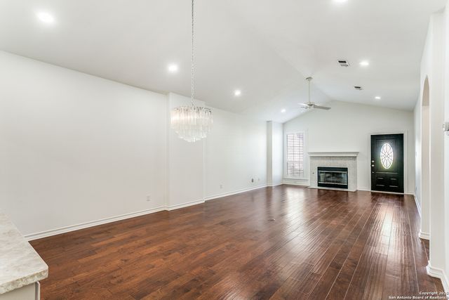 85 Oakwell Farms Pkwy, San Antonio, TX 78218