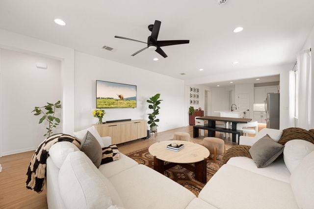 6907 Short Run LN, Buda, TX 78610