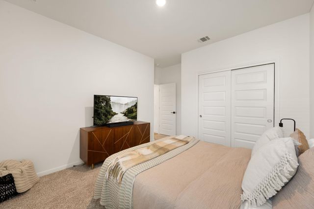 6907 Short Run LN, Buda, TX 78610