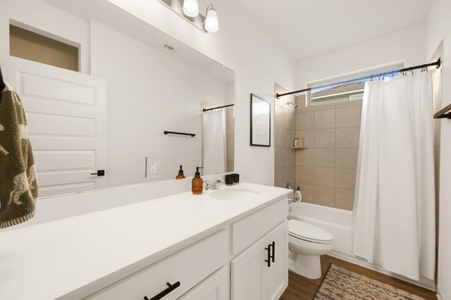 6907 Short Run LN, Buda, TX 78610
