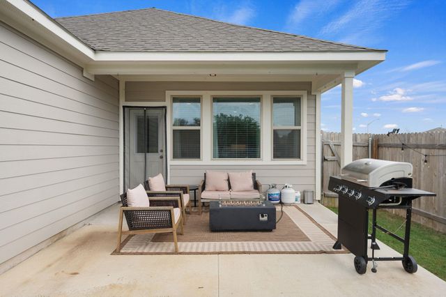 6907 Short Run LN, Buda, TX 78610