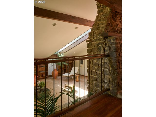 3210 Sw MALCOLM Ct, Portland, OR 97225