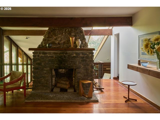 3210 Sw MALCOLM Ct, Portland, OR 97225