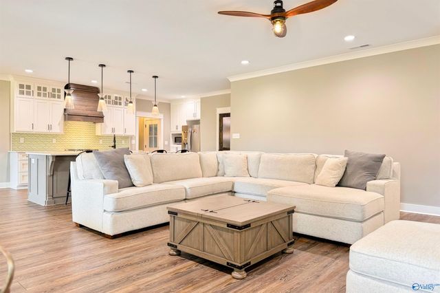 2028 Sarah Lane, Decatur, AL 35603