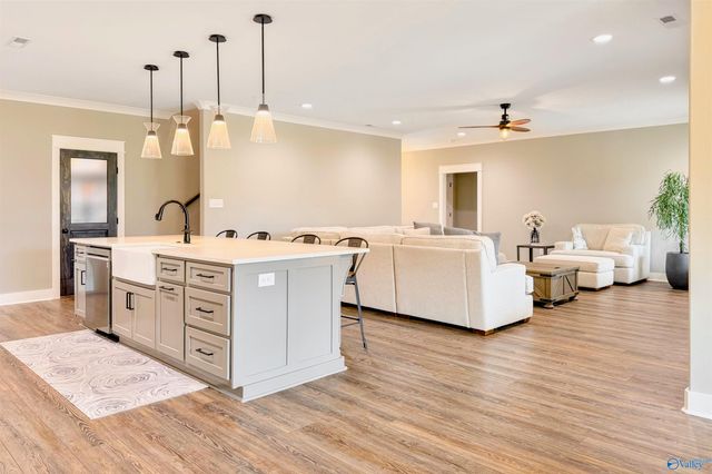 2028 Sarah Lane, Decatur, AL 35603