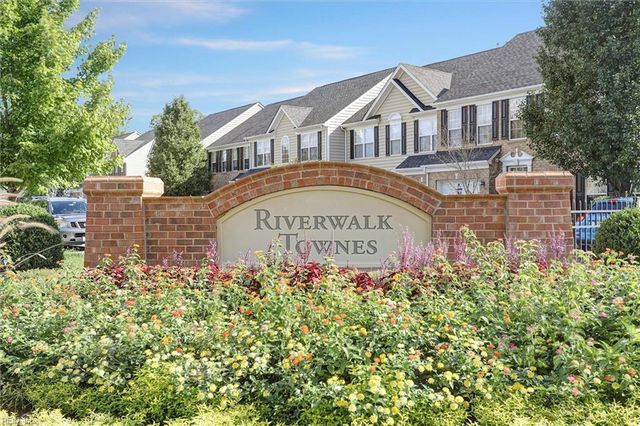 212 Daniels DR, Yorktown, VA 23690
