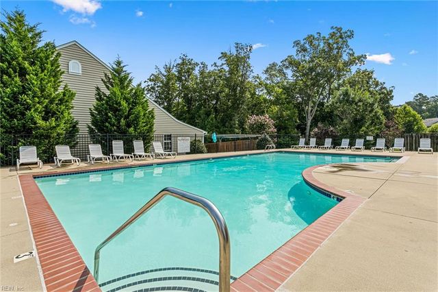 212 Daniels DR, Yorktown, VA 23690