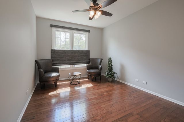 305 TORRINGTON Drive, Bloomingdale, IL 60108