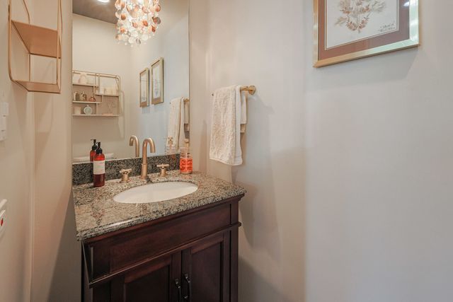 305 TORRINGTON Drive, Bloomingdale, IL 60108