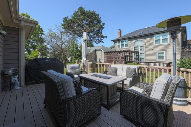 305 TORRINGTON Drive, Bloomingdale, IL 60108