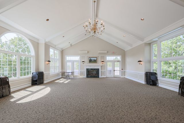 305 TORRINGTON Drive, Bloomingdale, IL 60108