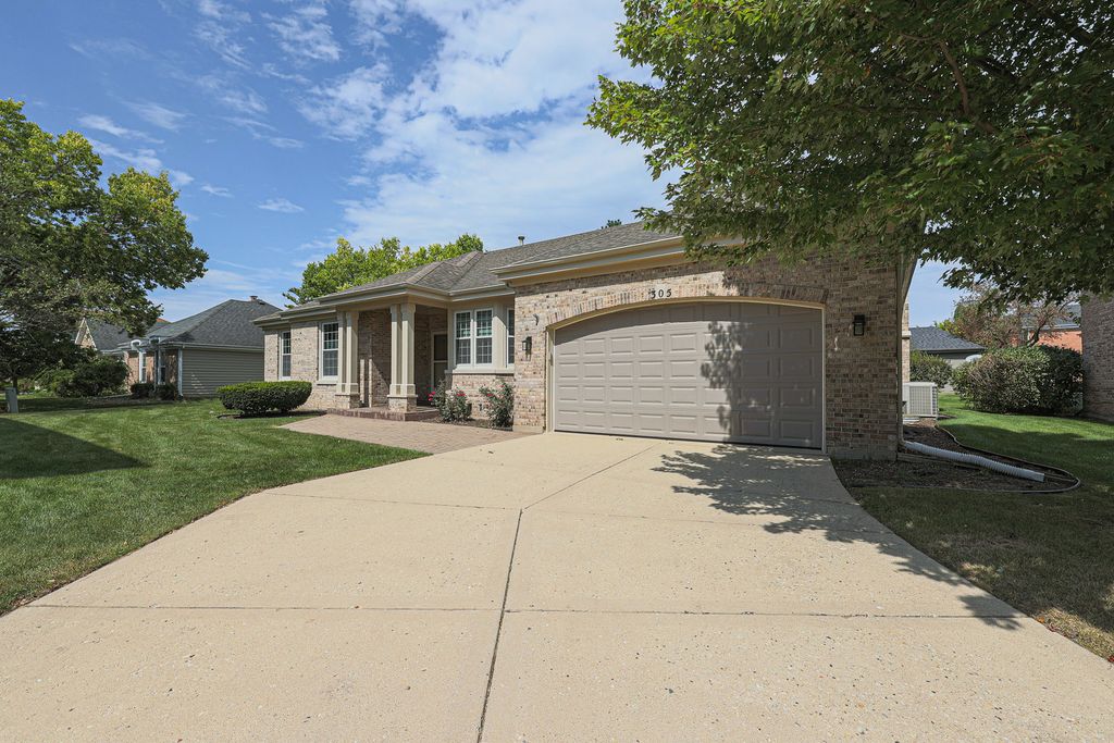 305 TORRINGTON Drive, Bloomingdale, IL 60108 — photo 3