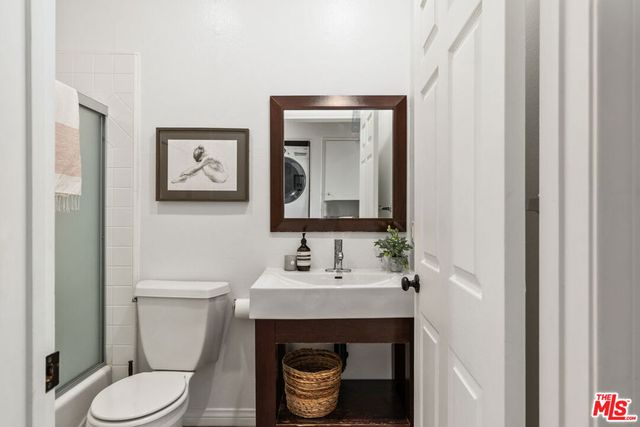 12011 Goshen Avenue 103, Los Angeles, CA 90049