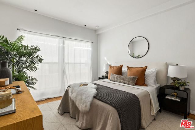 12011 Goshen Avenue 103, Los Angeles, CA 90049