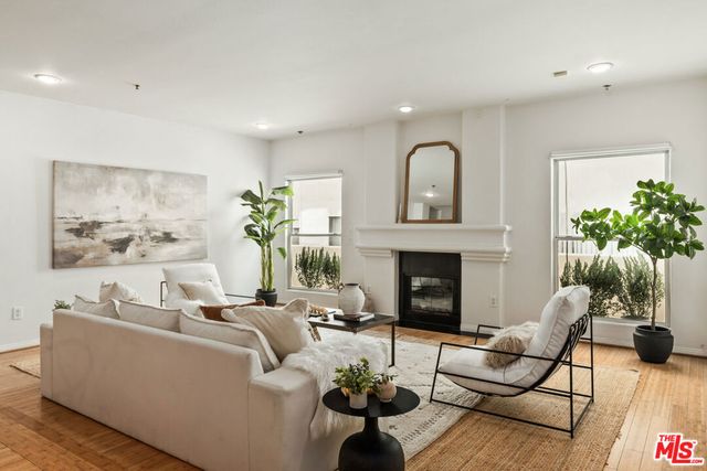 12011 Goshen Avenue 103, Los Angeles, CA 90049