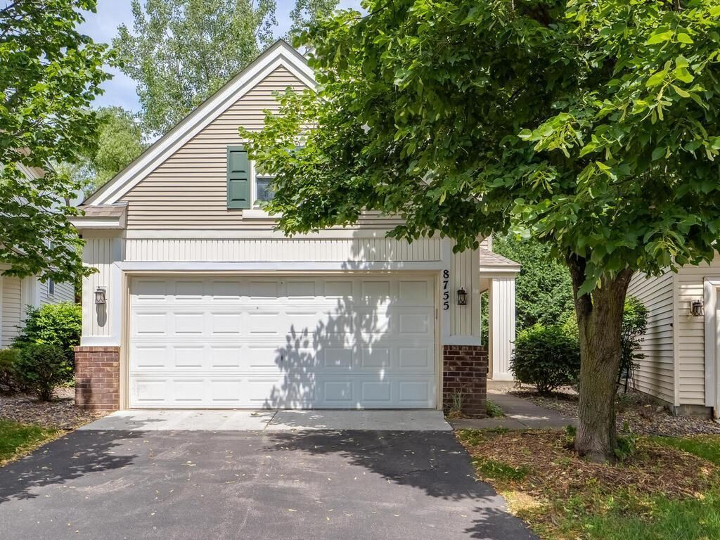 8755 N Bay Drive, Chanhassen, MN 55317