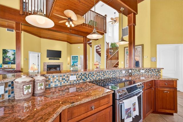 220 Keewaydin, Port Aransas, TX 78373