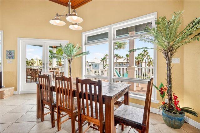 220 Keewaydin, Port Aransas, TX 78373