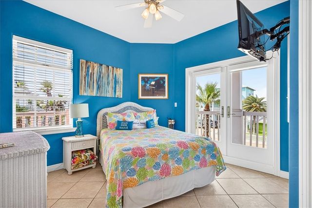 220 Keewaydin, Port Aransas, TX 78373
