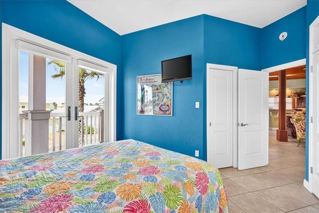 220 Keewaydin, Port Aransas, TX 78373