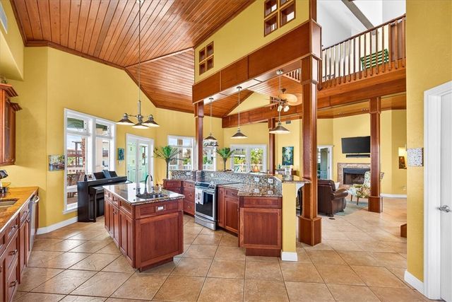 220 Keewaydin, Port Aransas, TX 78373
