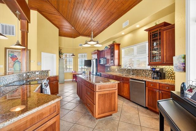 220 Keewaydin, Port Aransas, TX 78373