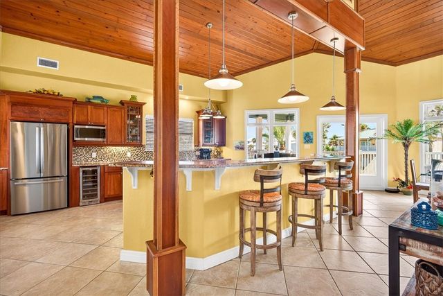 220 Keewaydin, Port Aransas, TX 78373