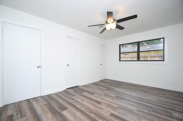 2431 Bayou Drive, League City, TX 77573