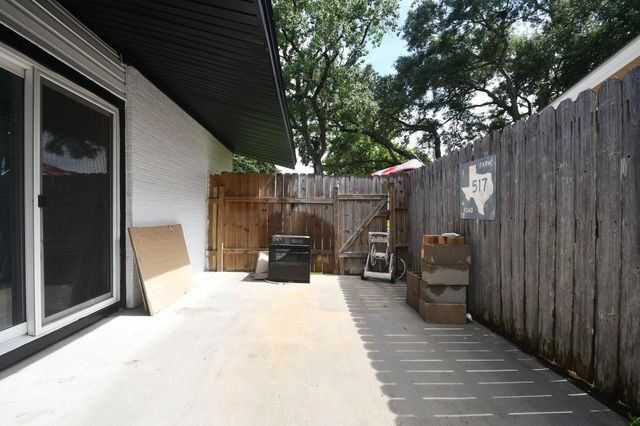 2431 Bayou Drive, League City, TX 77573