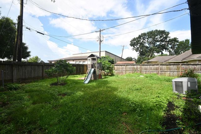 2431 Bayou Drive, League City, TX 77573