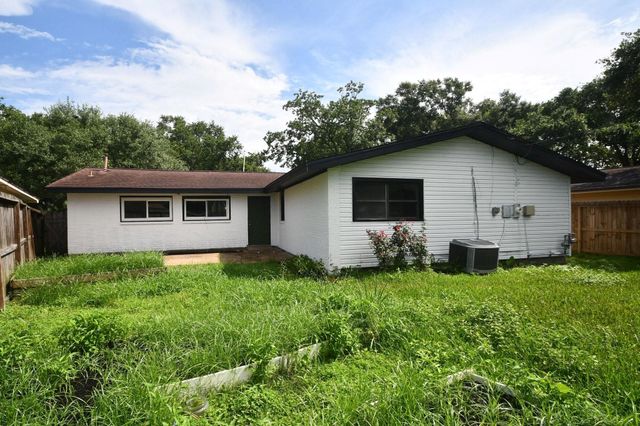 2431 Bayou Drive, League City, TX 77573