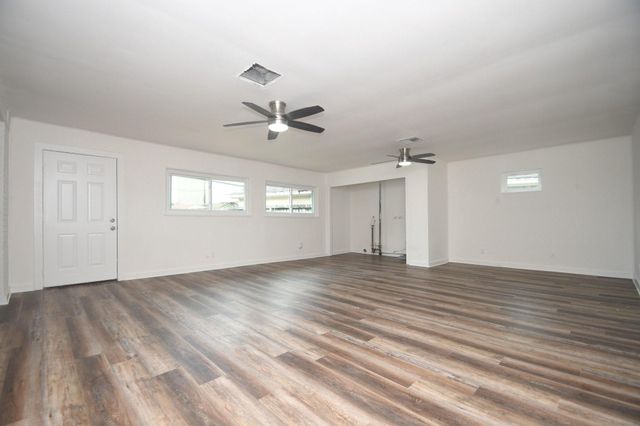 2431 Bayou Drive, League City, TX 77573