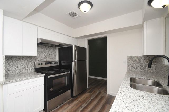 2431 Bayou Drive, League City, TX 77573