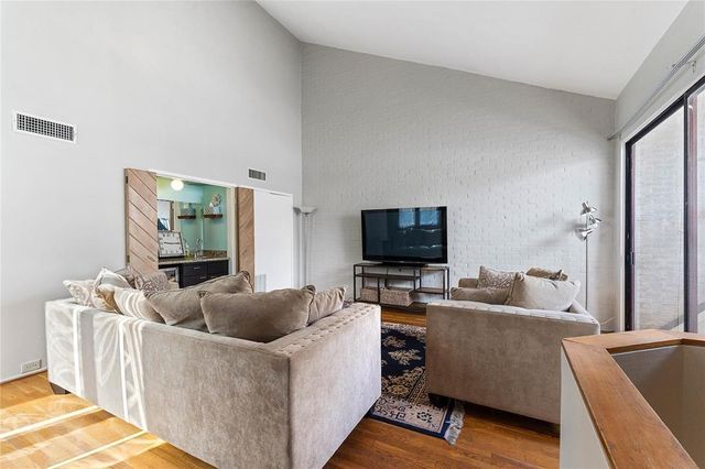 3022 Baldwin Street, Houston, TX 77006