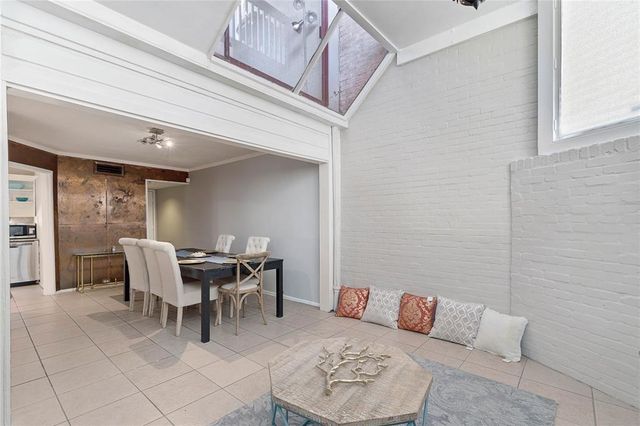 3022 Baldwin Street, Houston, TX 77006
