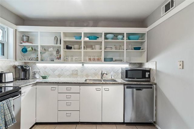 3022 Baldwin Street, Houston, TX 77006